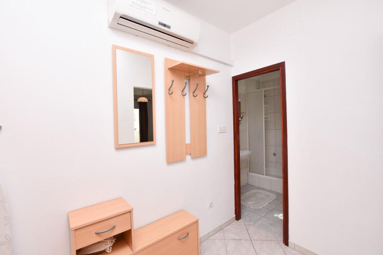 Apartments And Room Kiko Primošten Extérieur photo