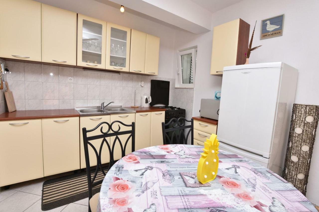 Apartments And Room Kiko Primošten Extérieur photo
