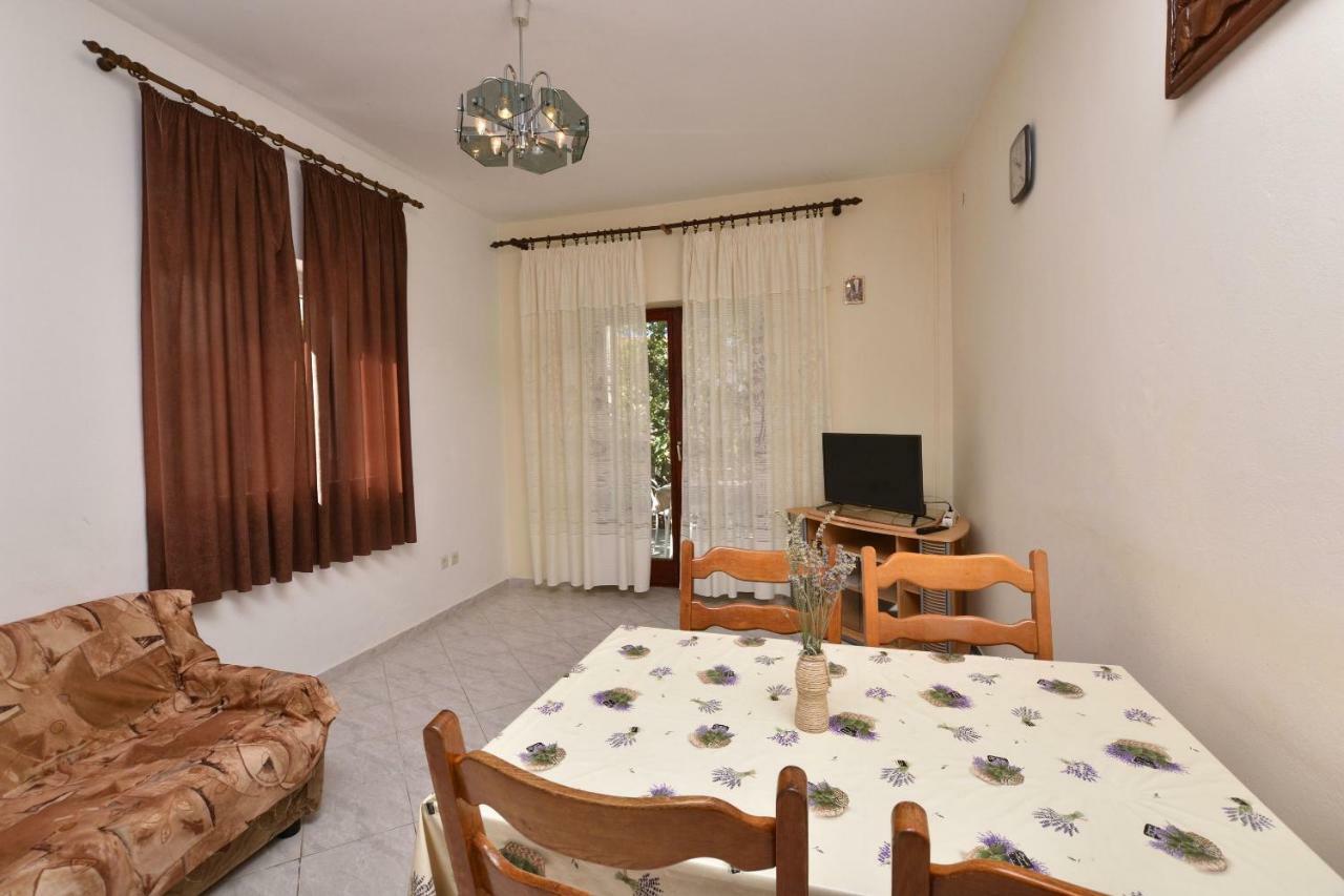 Apartments And Room Kiko Primošten Extérieur photo