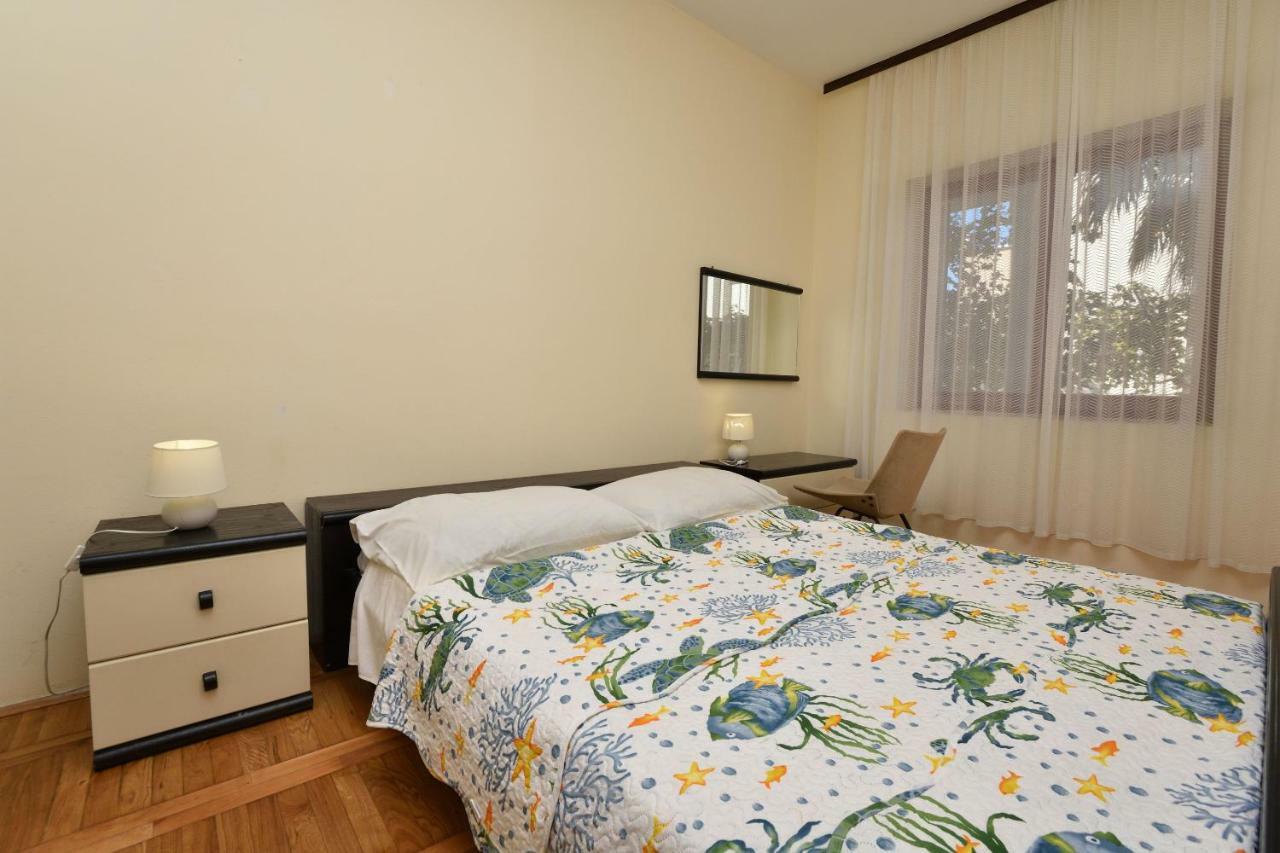 Apartments And Room Kiko Primošten Extérieur photo