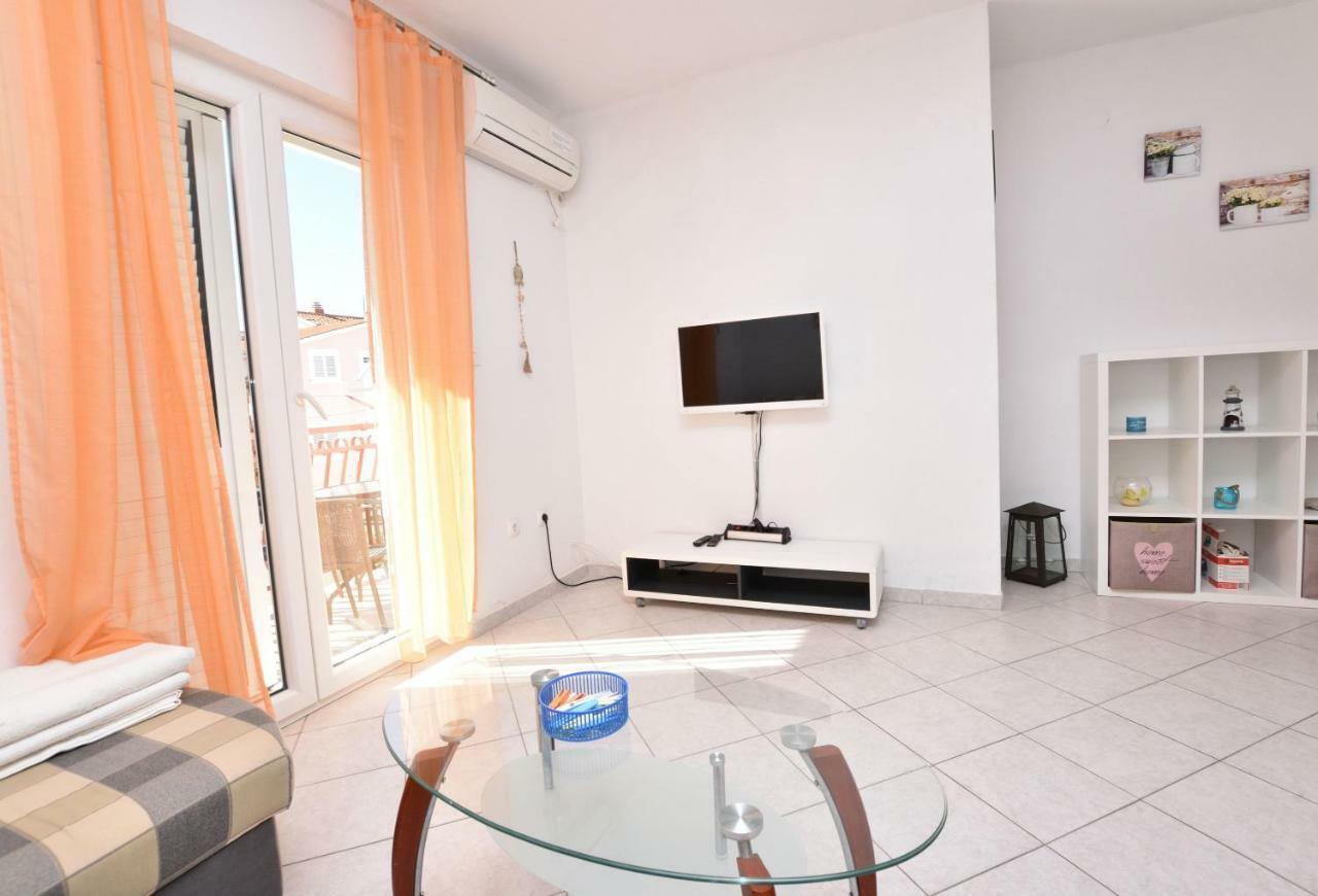 Apartments And Room Kiko Primošten Extérieur photo