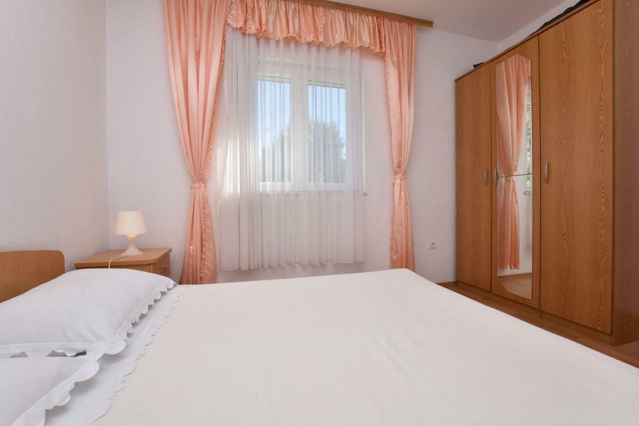 Apartments And Room Kiko Primošten Extérieur photo