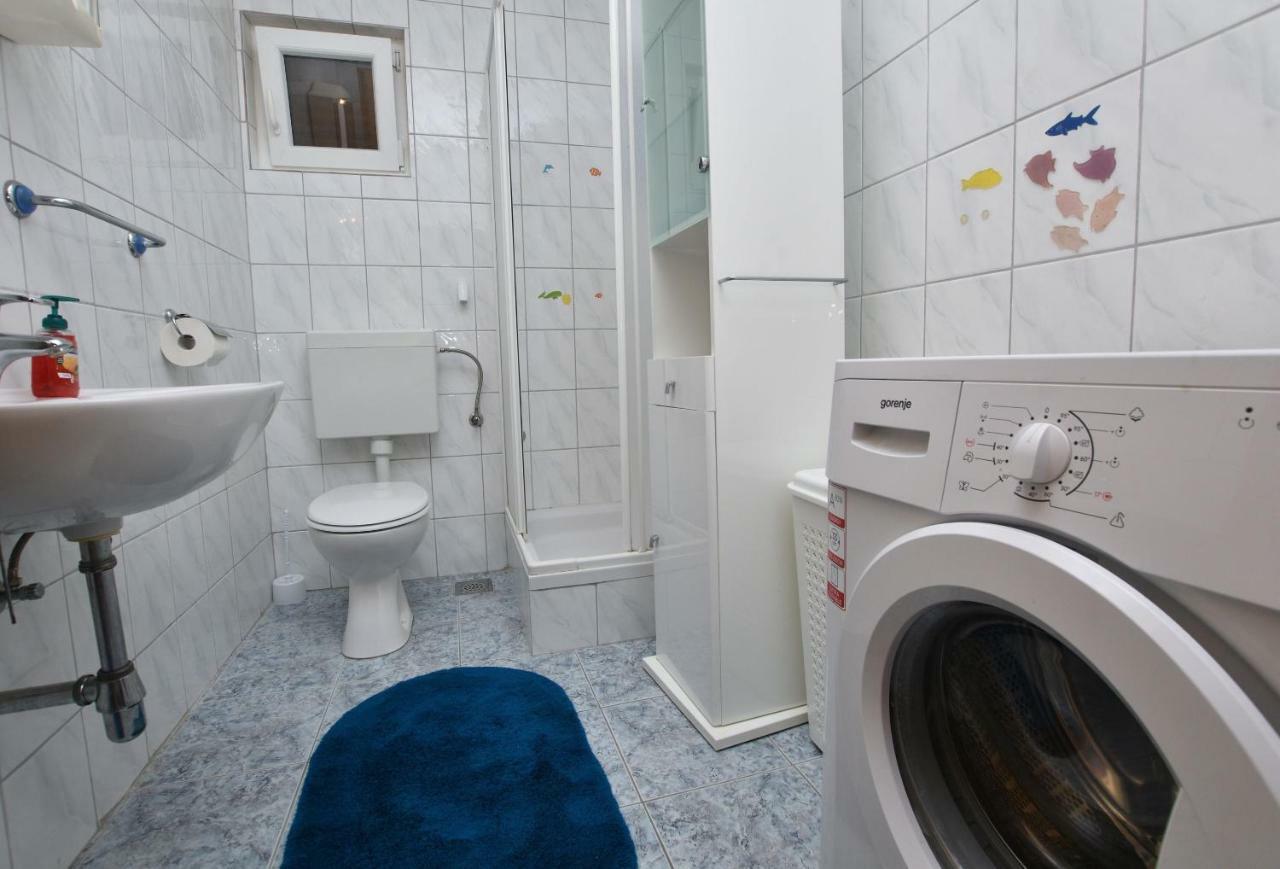 Apartments And Room Kiko Primošten Extérieur photo