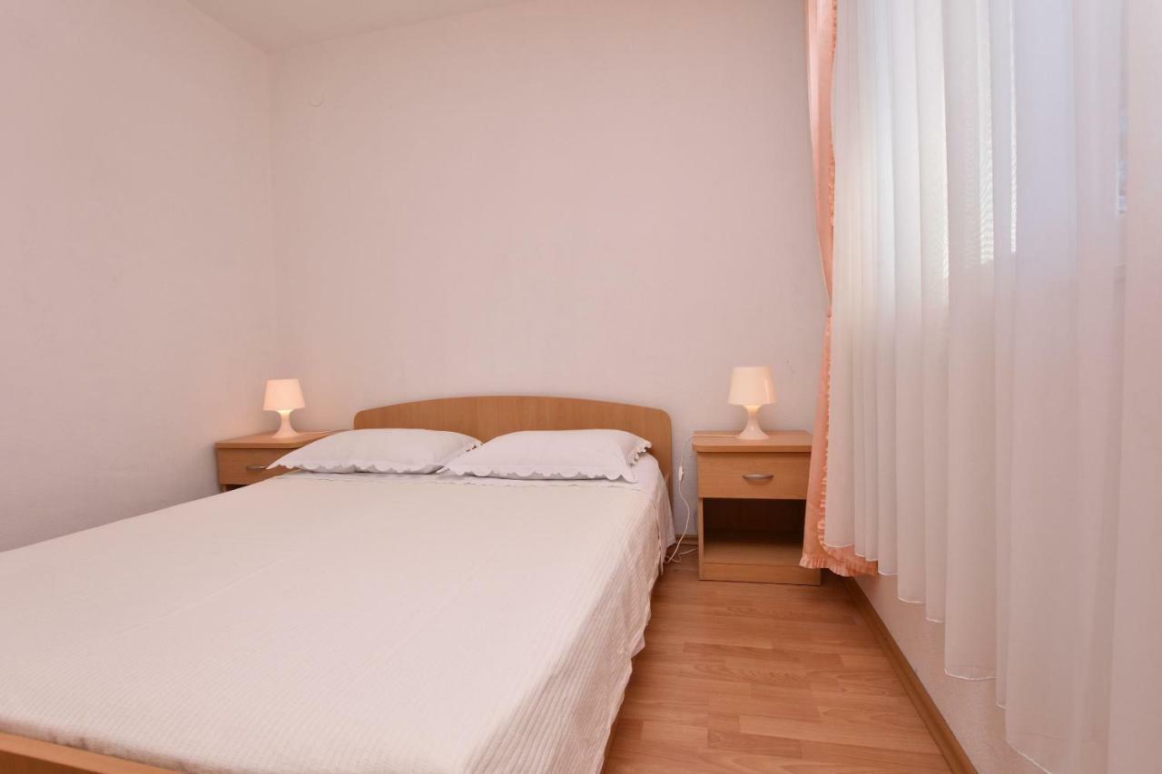 Apartments And Room Kiko Primošten Extérieur photo
